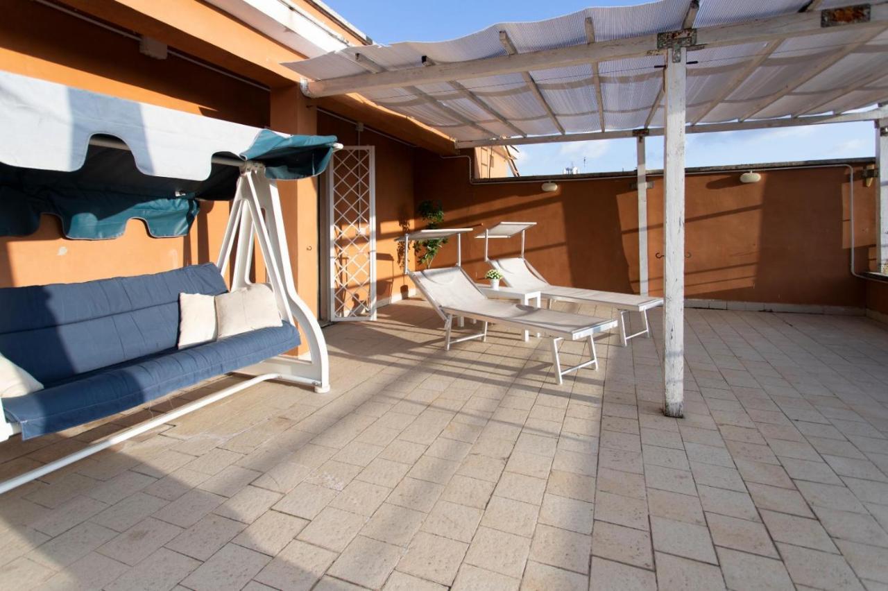 Apartmán Casa Aurora - Terrazza Con Vista San Pietro Řím Exteriér fotografie